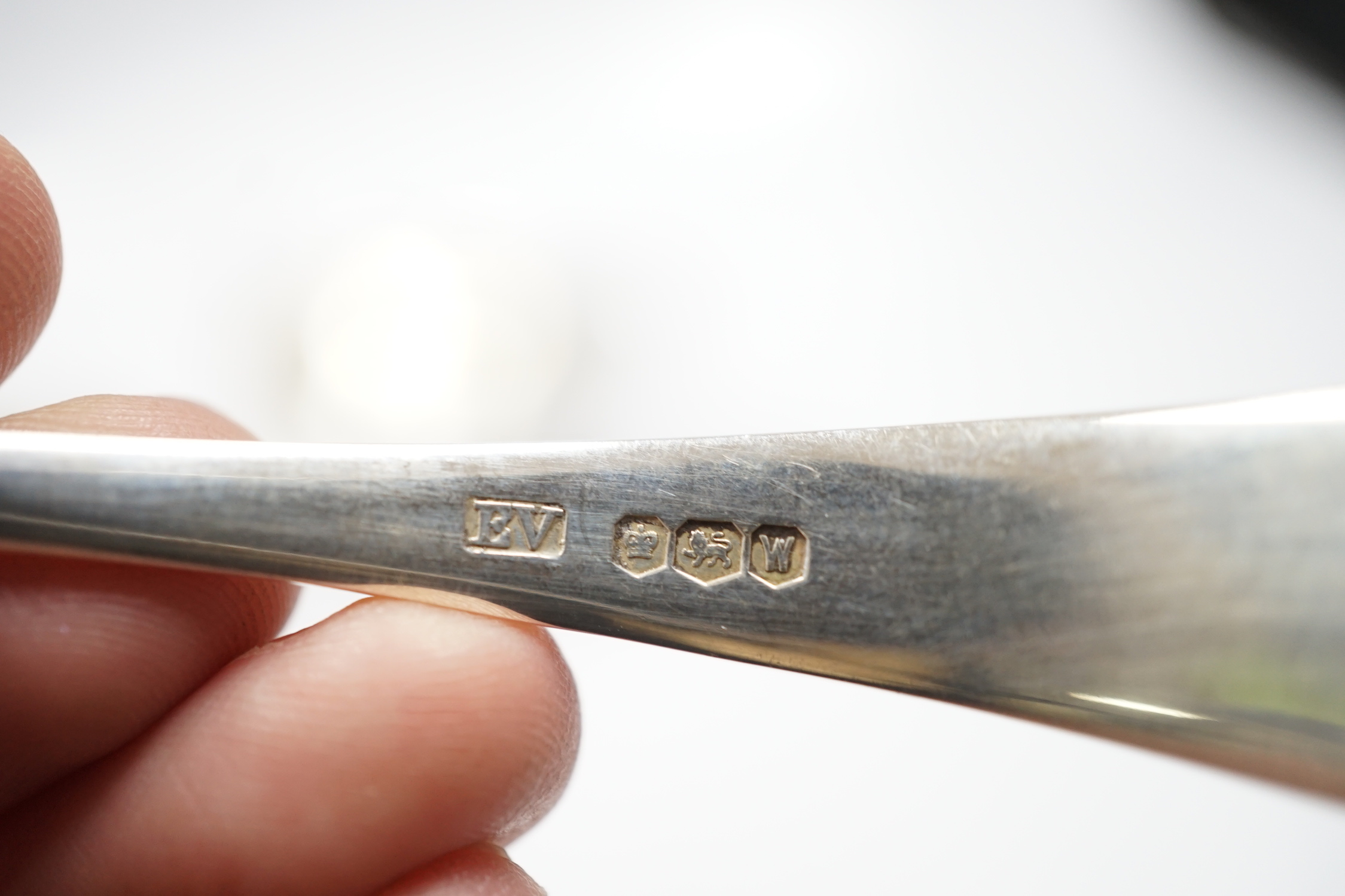 Two mid 20th century silver sauce boats and a similar silver sauce ladle, 8.1oz.